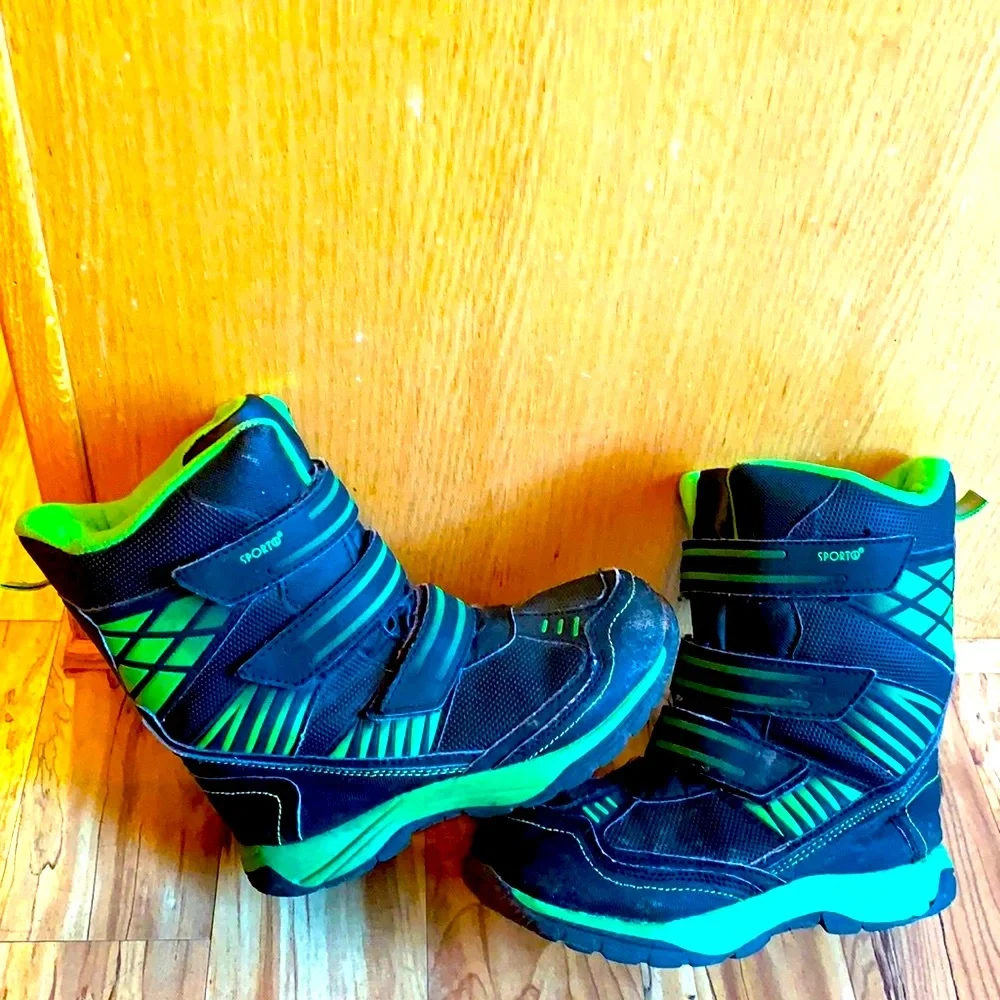 Sporto vegan kids waterproof boys girls snow boots size 2 - 3 black green VGUC
